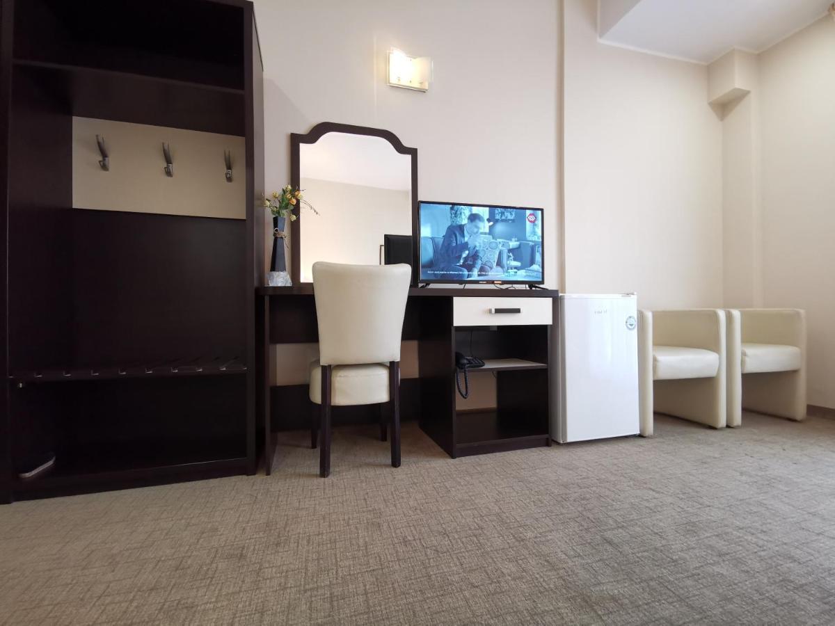 Hotel New Derby Constanta Bagian luar foto