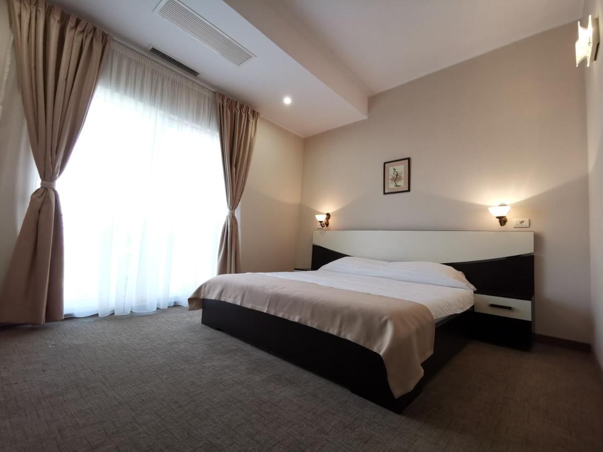 Hotel New Derby Constanta Bagian luar foto